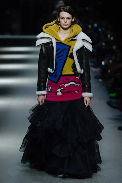 Look 24
